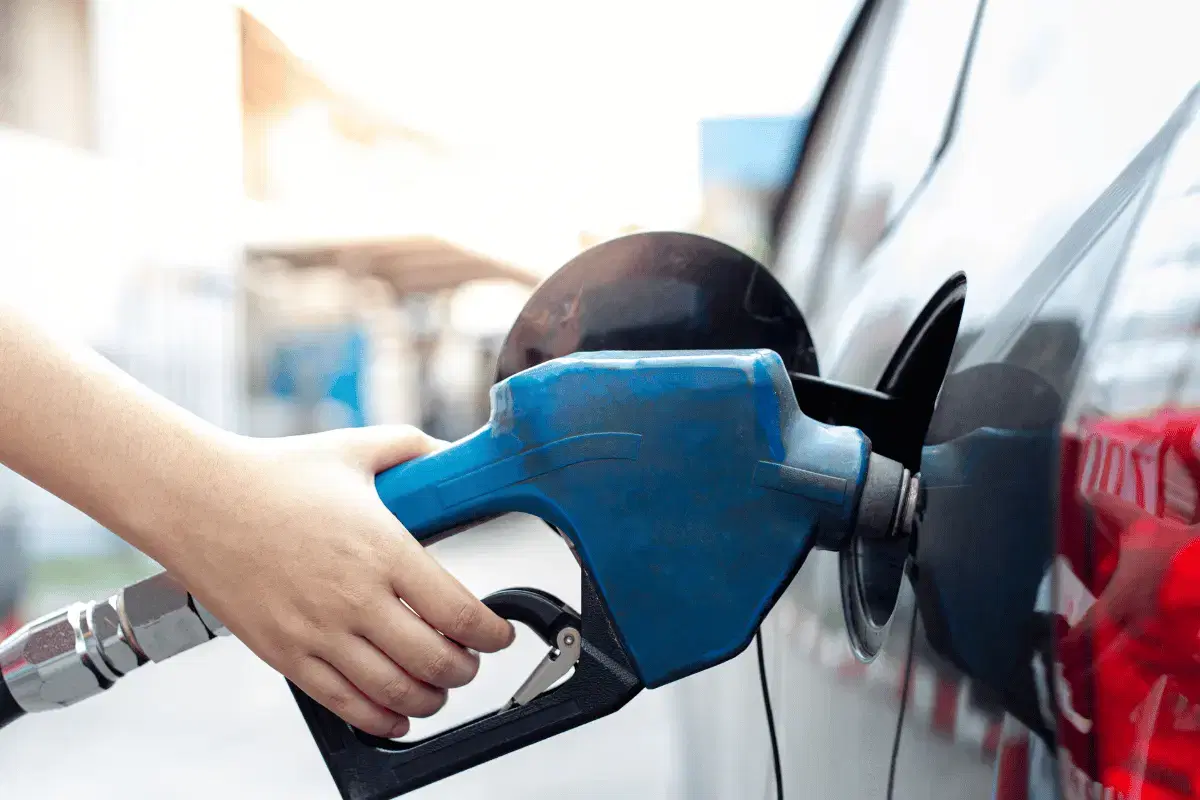 La baja de combustible en Ecuador: por qué no alcanza