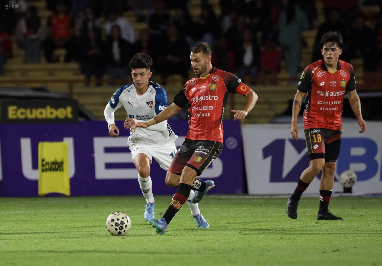 Deportivo Cuenca arrastra sanciones de FIFA que afectan inscripciones