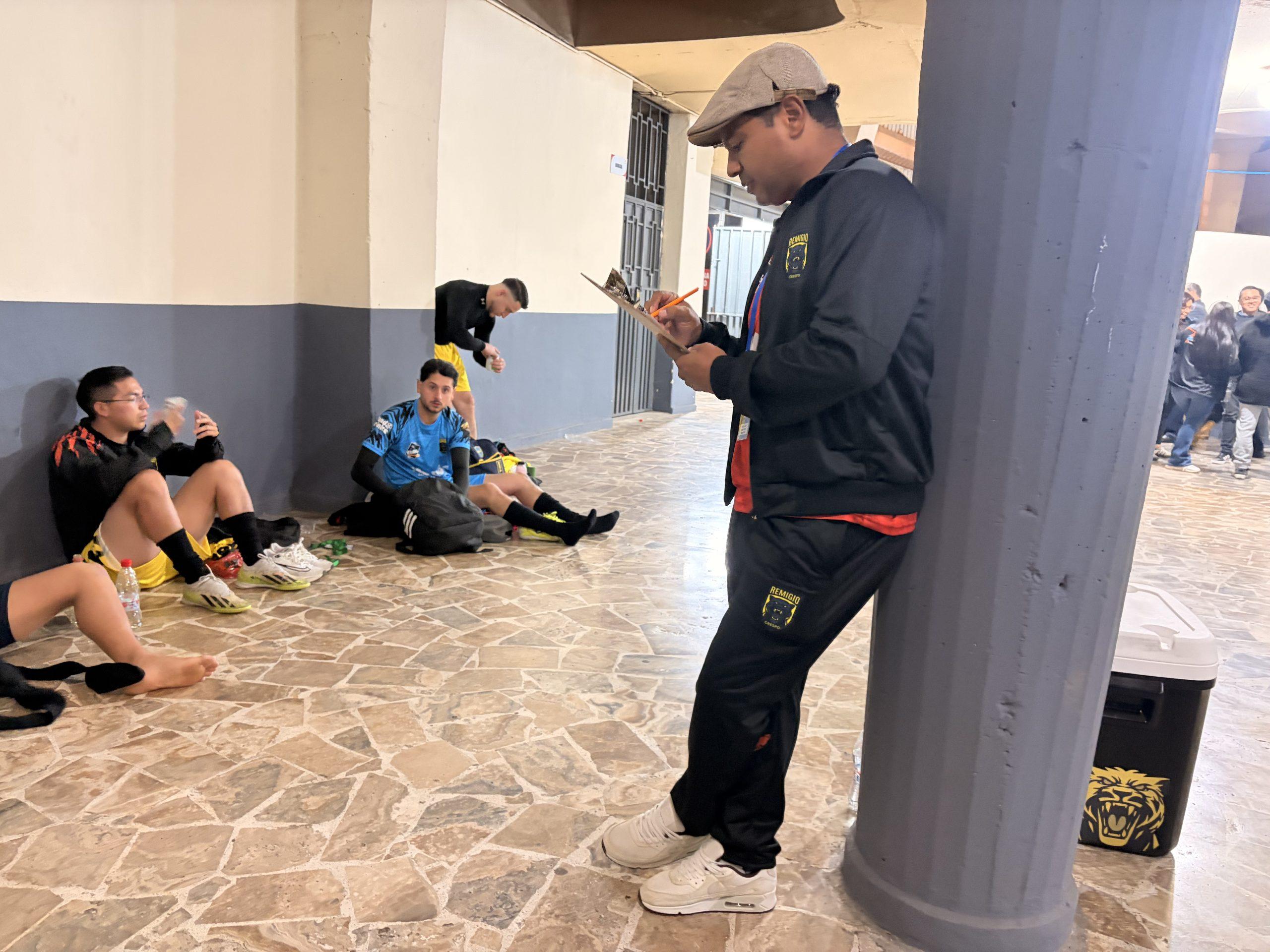 Noche de goles en el Mundialito; debutó Franklin Salas
