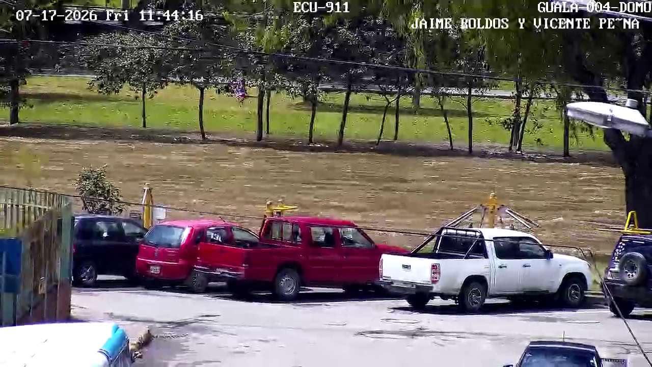 Se desbordó el río Santa Bárbara en Gualaceo