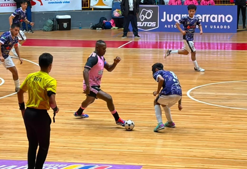 9 de Octubre vs. Remigio Crespo, nuevo duelo de cuartos de final en el Mundialito