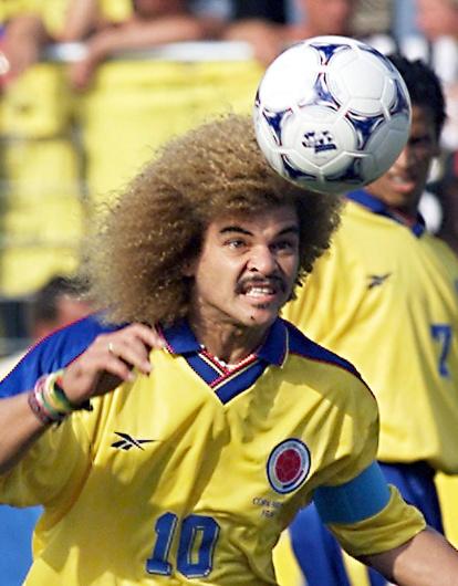 Carlos ‘El Pibe’ Valderrama sorprende al raparse su icónica melena