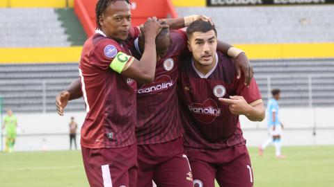 Vinotinto arrasa en Chillogallo y mantiene viva la lucha por la permanencia