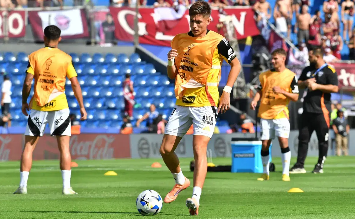 Atlético Mineiro confirma oferta: Román a Colo Colo
