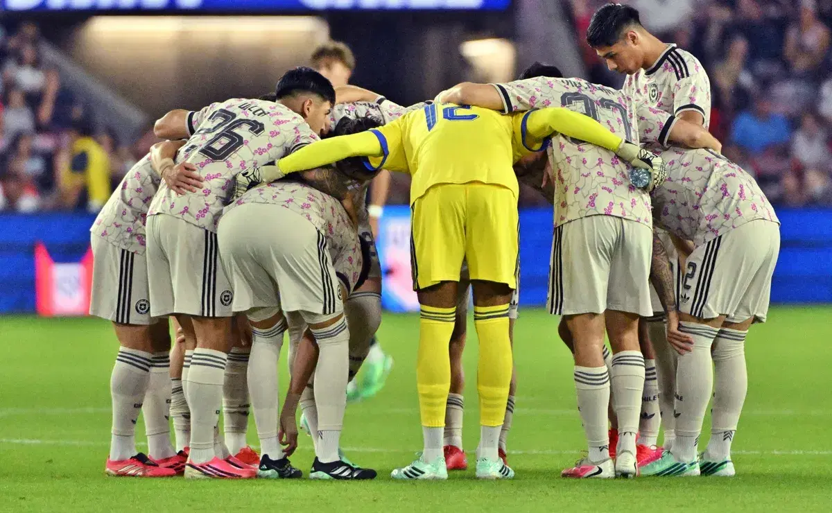 Chile enfrenta a México con cambios en su alineación