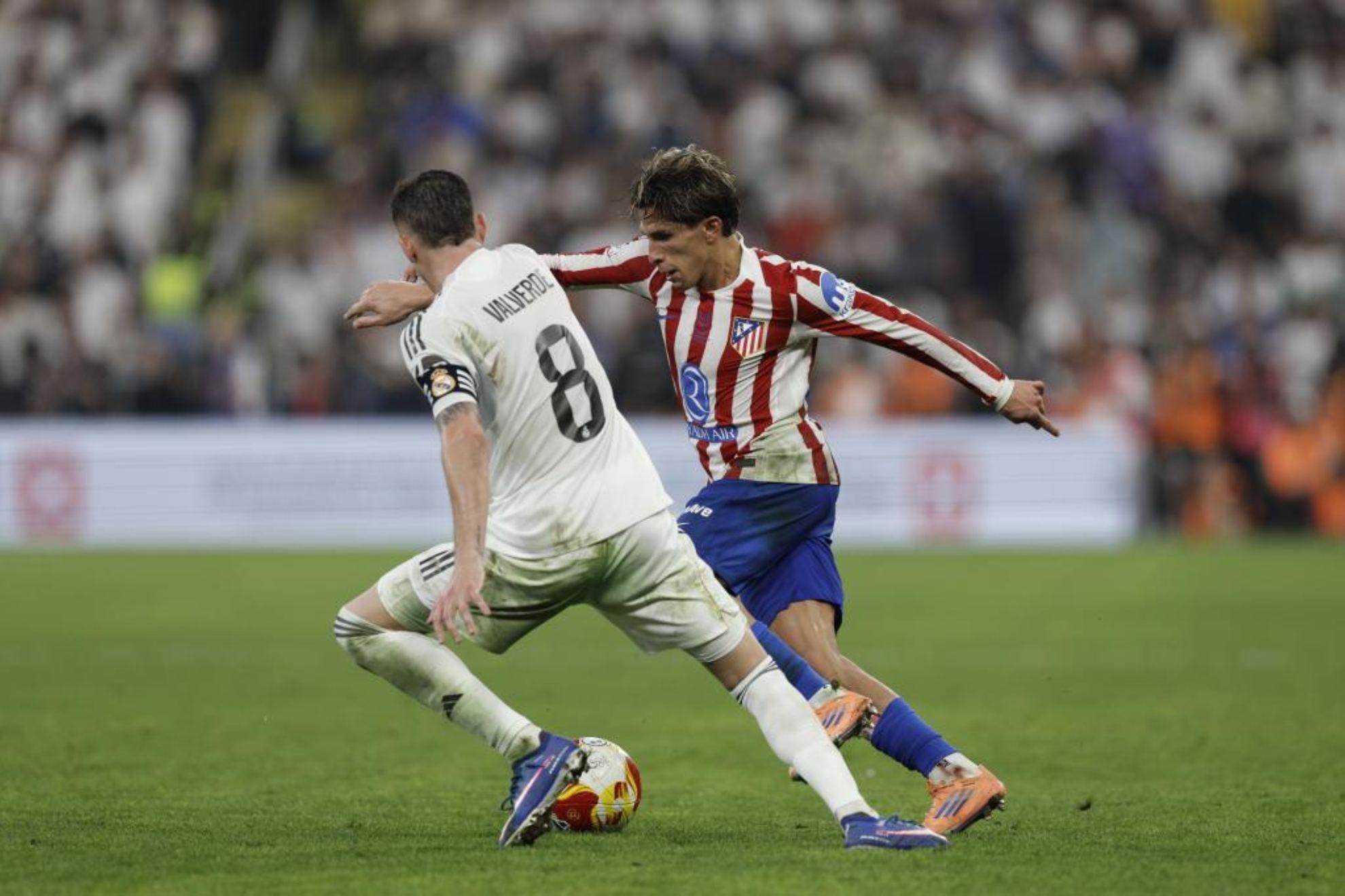Giuliano Simeone se dispara