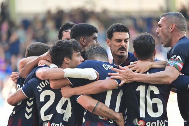 El Eibar se mantiene en la lucha por los playoffs