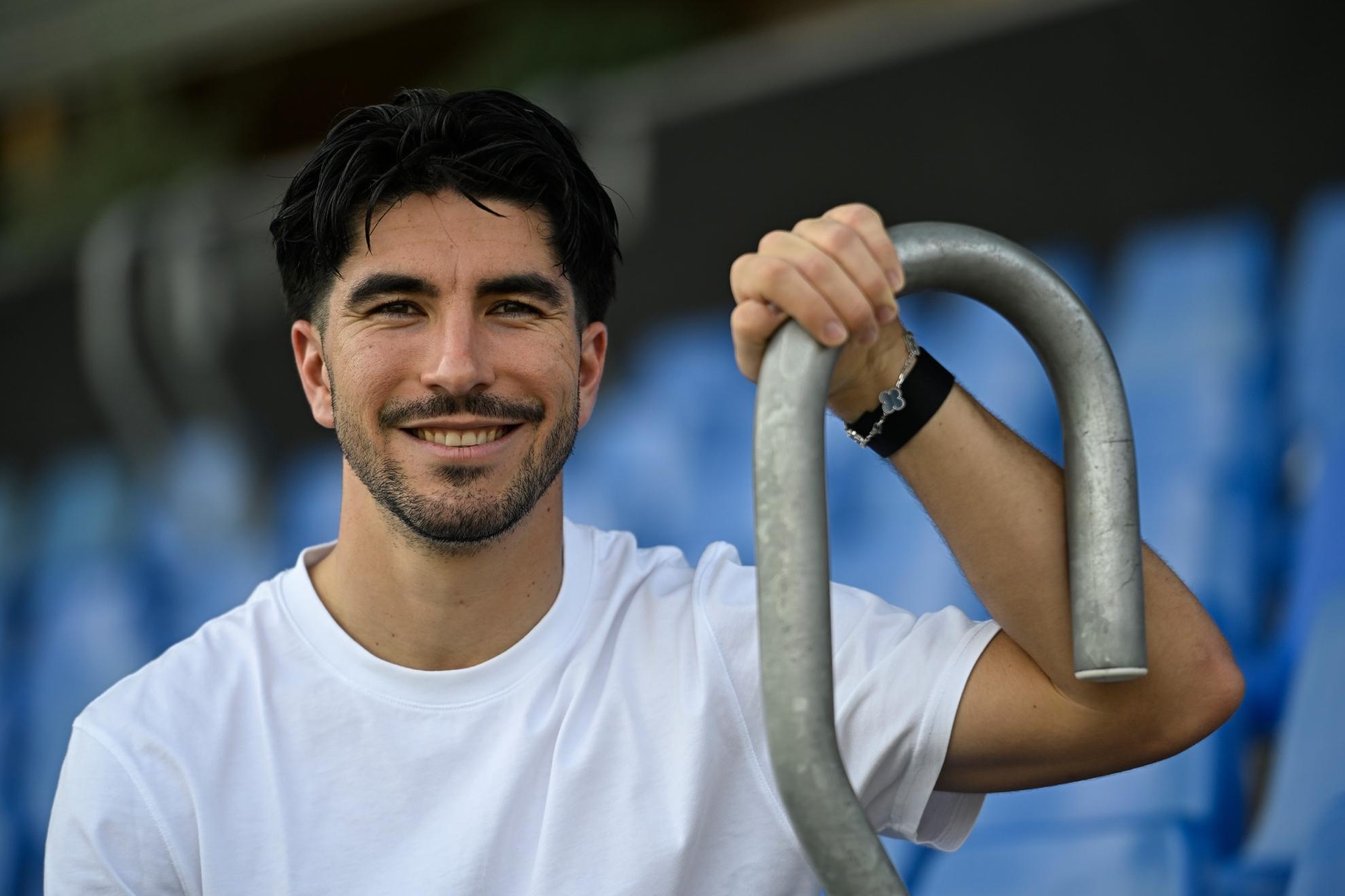Carlos Soler: "En la Real he encontrado un hogar donde disfrutar y ser feliz"