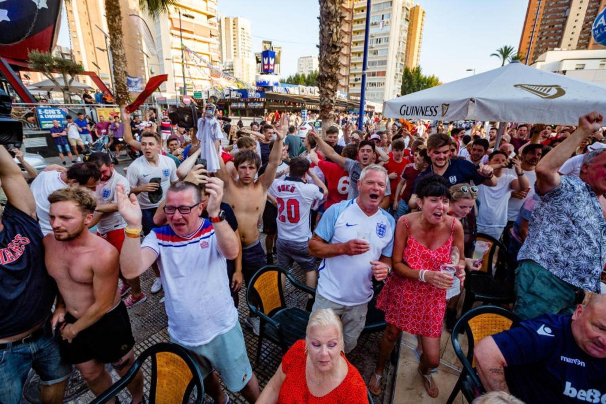 En la previa del Inglaterra vs. Croacia, ESTÁN DISPONIBLES cerca de 50.000 litros de cerveza, en los bares de Benidorm