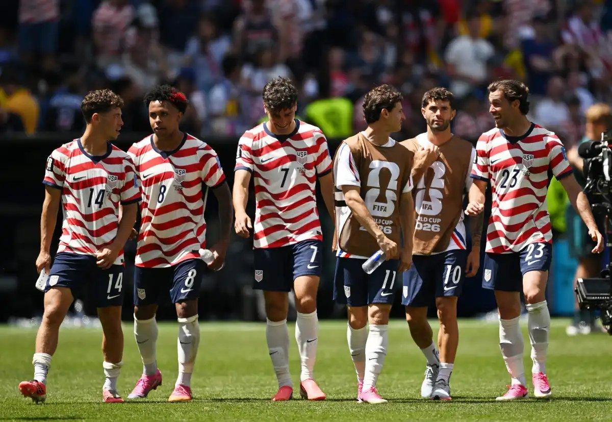 ¡Estados Unidos superó a Australia y se clasificó a octavos de final del Mundial!