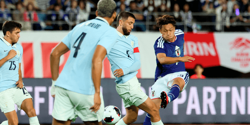 Japón derrota 3-1 a Uruguay en el debut de Diego Forlán