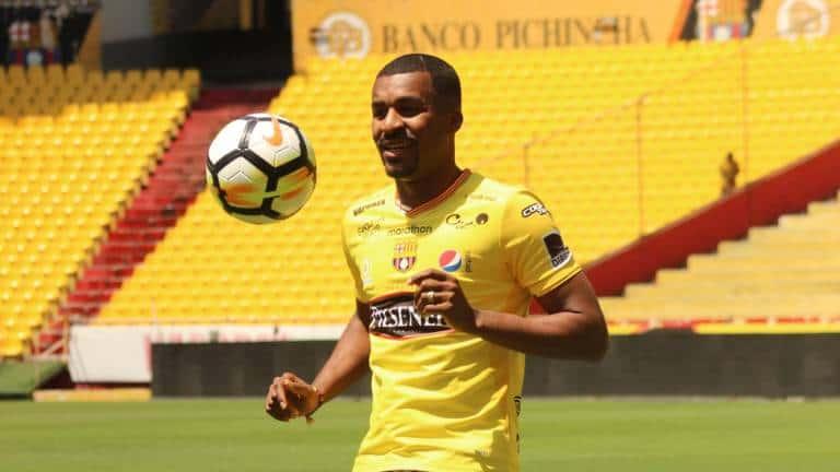 Frickson Erazo reveló el origen de su apodo El Elegante: "Después de entrenar me iba a la oficina"