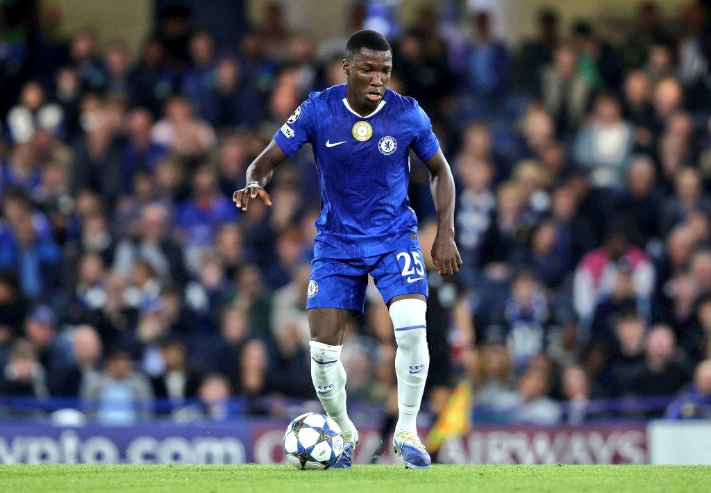 Moisés Caicedo brilla en triunfo de Chelsea sobre Benfica en la Champions