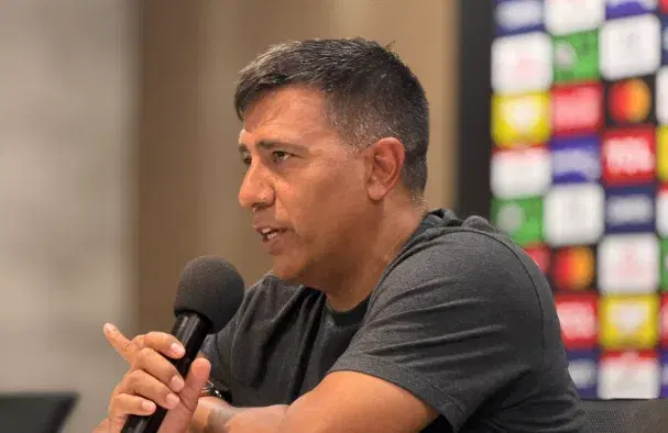 ¡NO FUE MAGIA, FUE UNA DECISIÓN! Barcelona confirmó que César Farías ya no es su DT