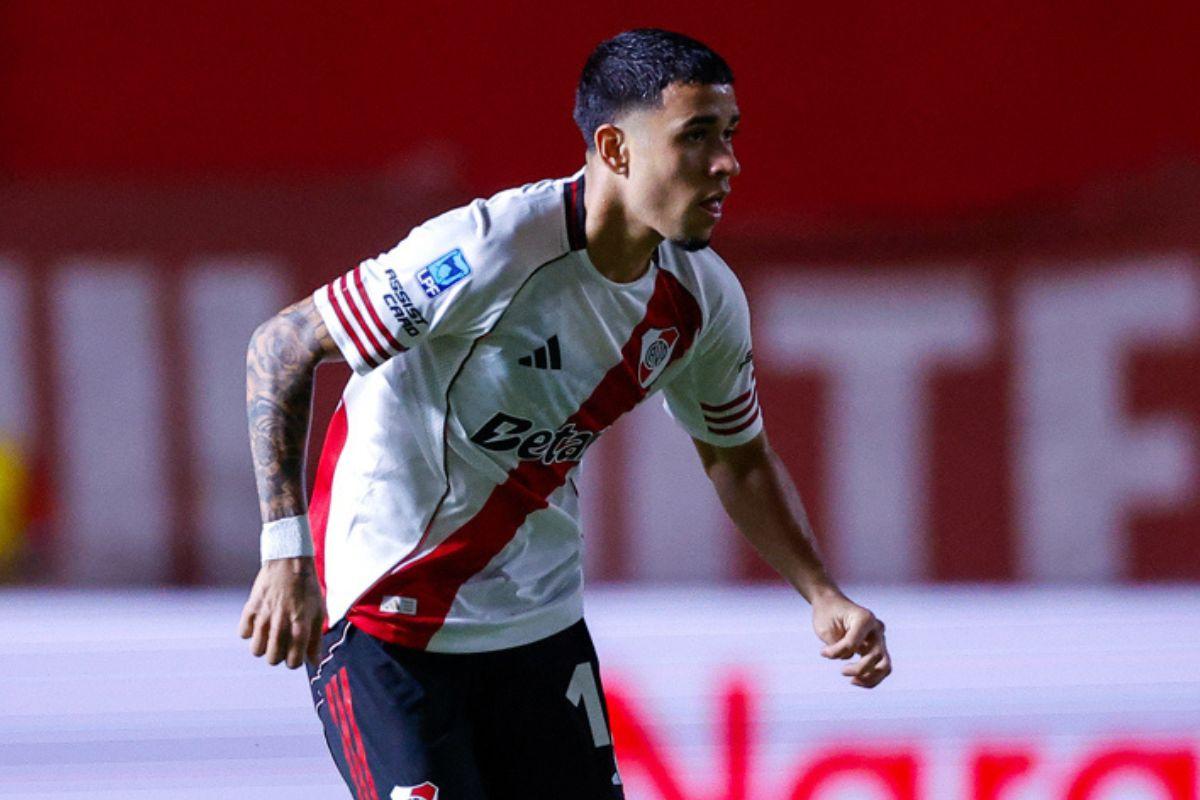 Kendry Páez entrena por separado en River Plate y espera su futuro