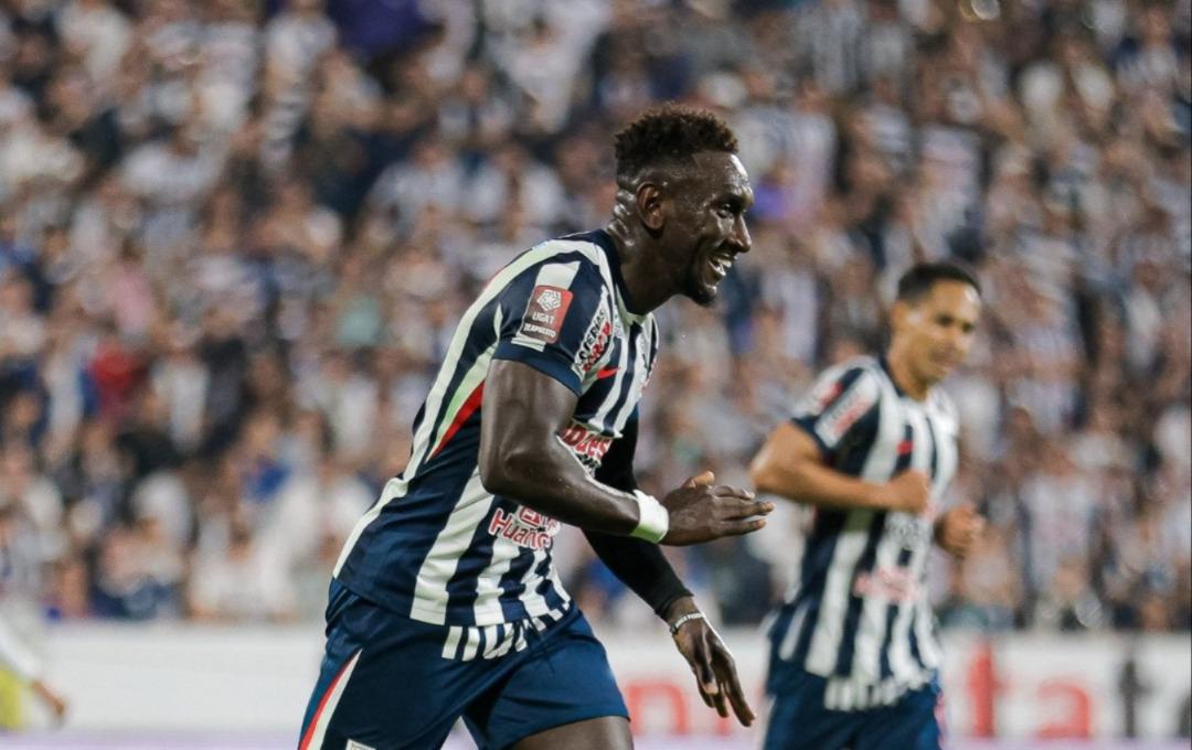 Eryc Castillo brilla en Alianza Lima con otro doblete