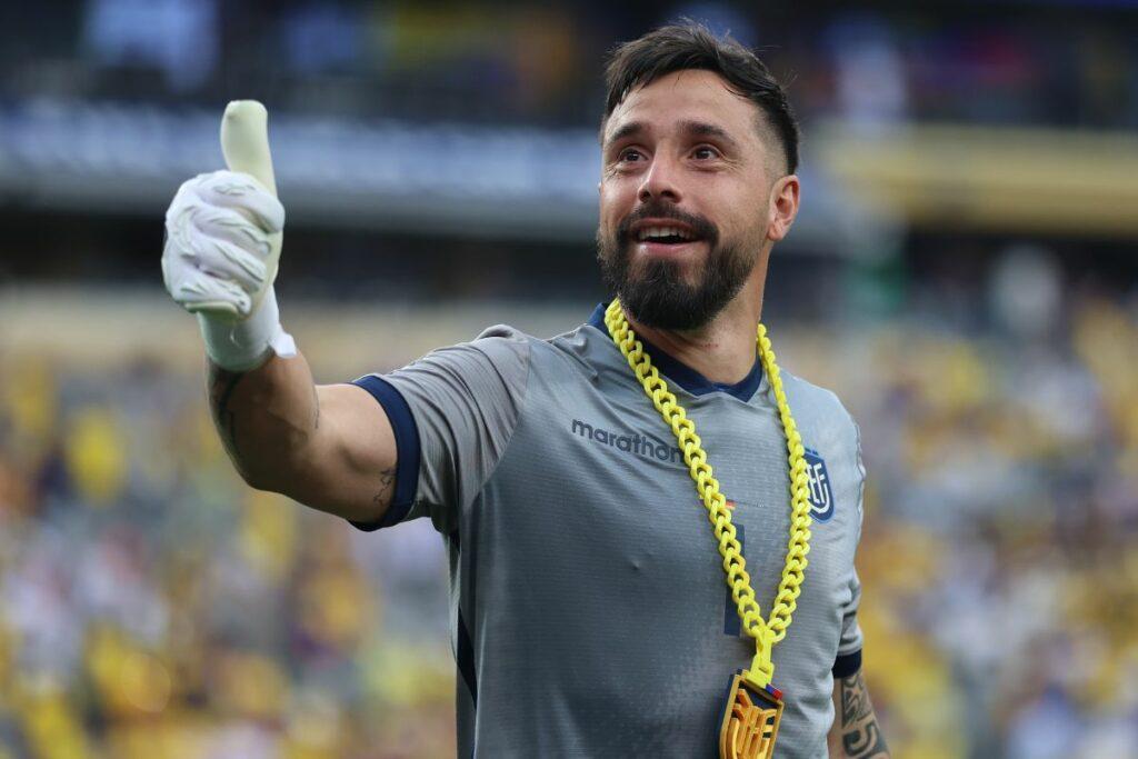 La Selección Nacional del Ecuador rinde homenaje a Hernán Galíndez tras su retiro del equipo