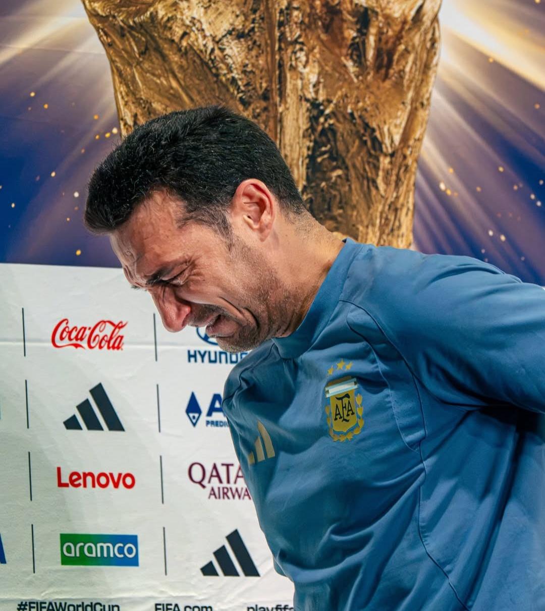 "Lo siento por no haberles podido traer otra copa y darles una nueva alegría" (VIDEO)