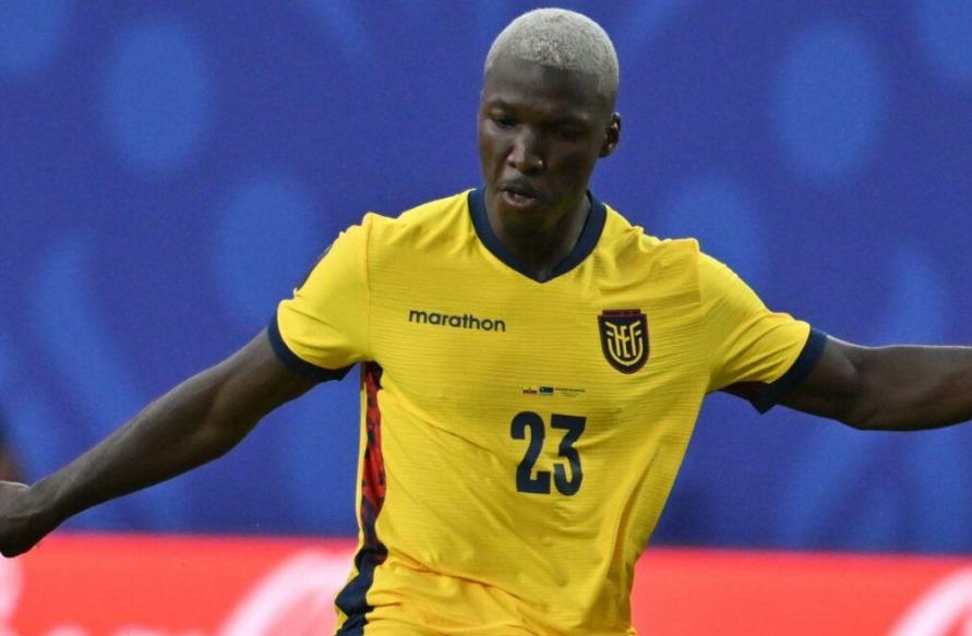 ¡AMOR POR SU TIERRA! Moisés Caicedo visitó a su equipo en Santo Domingo tras la participación de LaTri en el Mundial