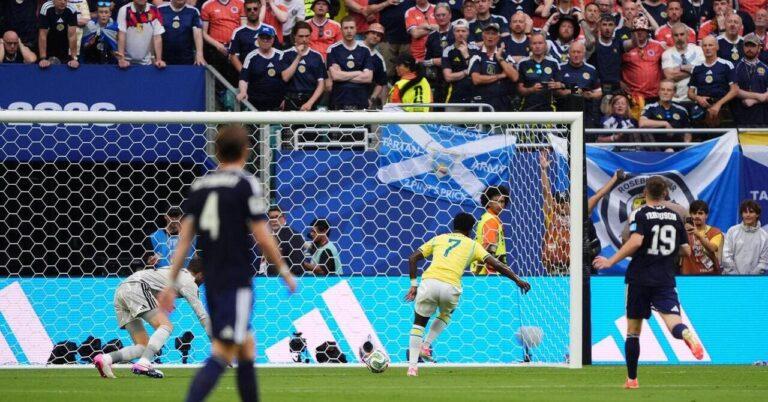 Vinicius se LUCE con DOBLETE y Brasil GOLEA a Escocia antes de entrar a fase de eliminatorias