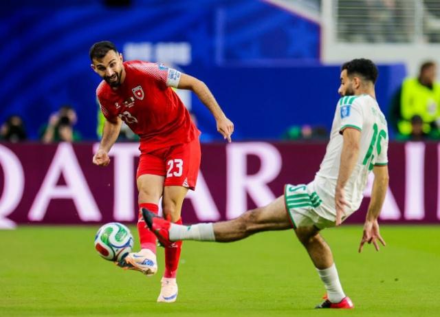 Argelia derrota 2-1 a Jordania y sigue con opciones en el Mundial