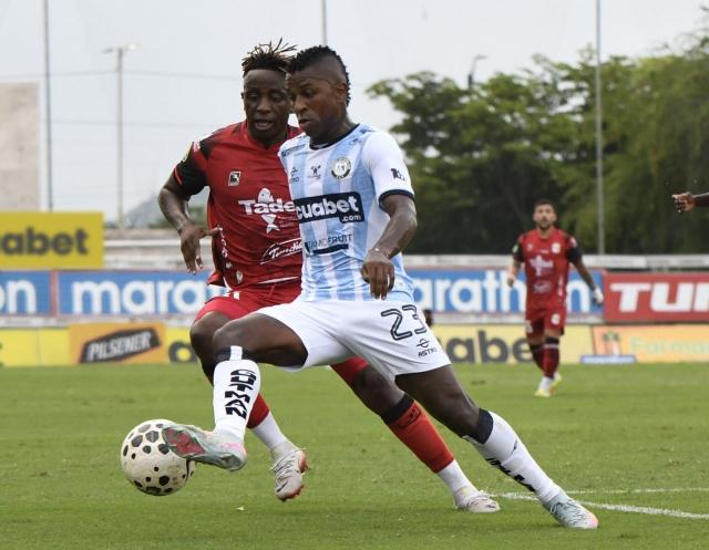 Guayaquil City vence a Manta FC en los minutos finales