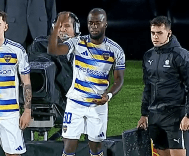 Énner Valencia debuta con Boca y avanza a cuartos en la Sudamericana