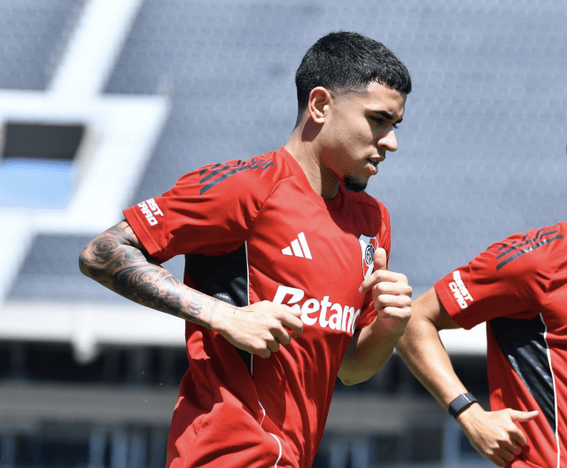 Kendry Páez desmiente burla hacia River Plate tras su eliminación