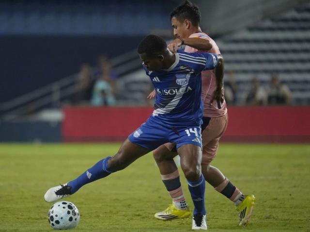 Romario Caicedo aclara que no demandó a Emelec