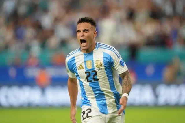 Argentina aterriza en Guayaquil lista para medirse a Ecuador sin Messi