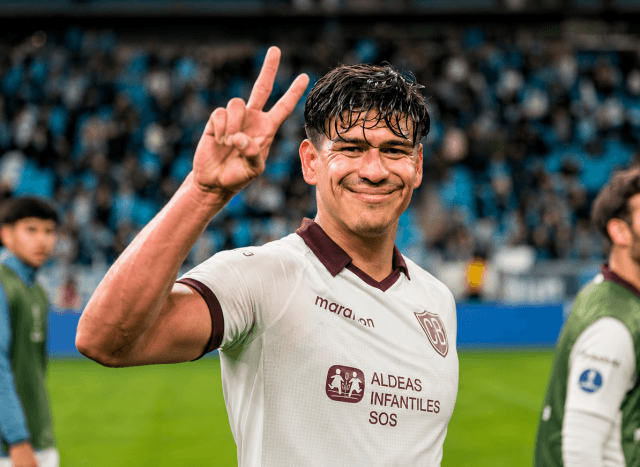 Xavier Arreaga brilla y Bolívar elimina a Gremio en la Copa Sudamericana