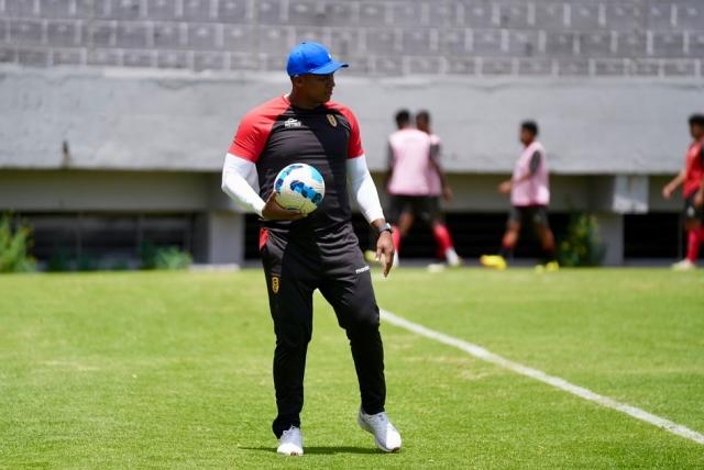 Antonio Valencia pide unidad para La Tri antes del duelo con Alemania