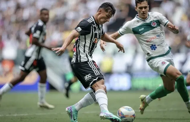 Corinthians deja en el banco a Félix Torres pero vence apretadamente a Atlético Mineiro