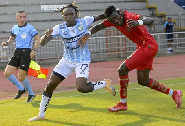 Junior Ayoví, opción clave para el carrilero derecho de Liga de Quito