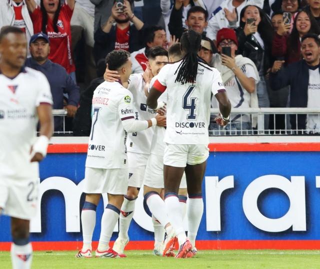 LDU supera a Barcelona SC en un clásico vibrante y se acerca a Libertadores