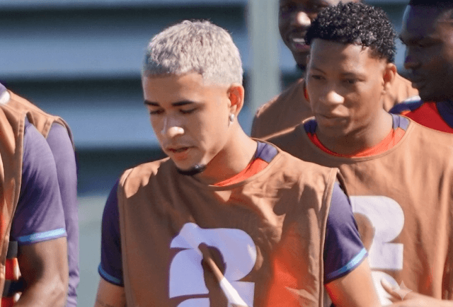Kendry Páez estrena look en la Tri antes del Mundial