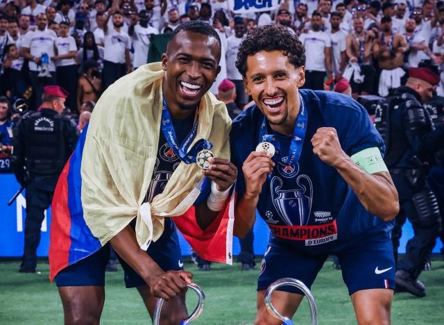 Willian Pacho recibió el apoyo de sus mentores en la final