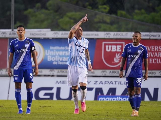 Dorregaray firma un triplete y Guayaquil City remonta a Emelec