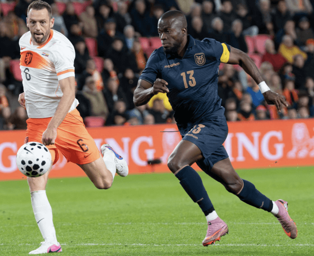 Énner Valencia, discreto en empate entre Ecuador y Paraguay