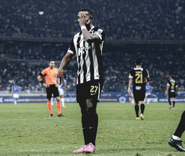 Atlético Mineiro triunfa con Alan Minda como titular