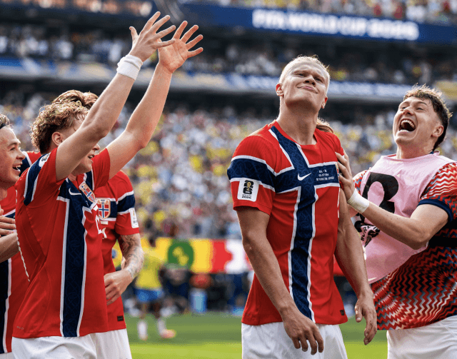 Haaland mete a Noruega a octavos de final del Mundial