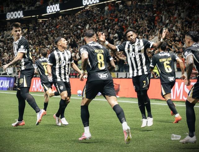 Atlético Mineiro avanza en Sudamericana tras épica tanda de penales
