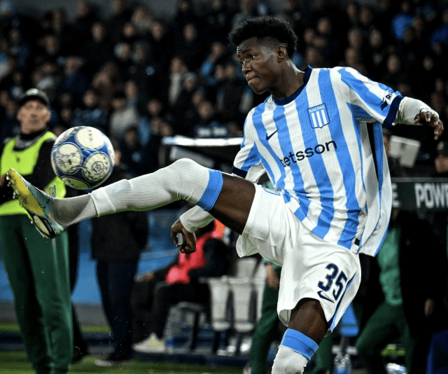 Reserva de Racing pierde 4-0 ante Vélez con Alberto Campo en cancha