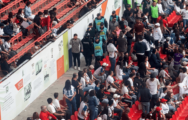 Hincha expulsado de Casa Blanca acusa a Tiago Nunes de gestos indebidos
