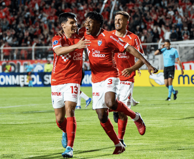Cienciano aplasta 6-1 a Botafogo con sólida defensa de Kevin Becerra