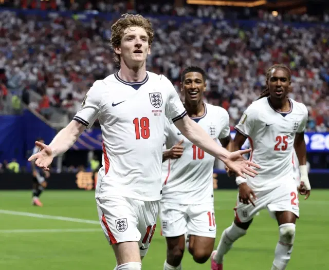 Inglaterra busca romper su maldición en el duelo por el tercer puesto
