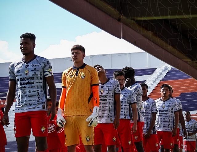 El Nacional cierra su ciclo en la Serie B con un amargo empate ante Gualaceo