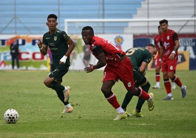 Manta FC 0-0 Orense: empate y falta de efectividad en el puerto