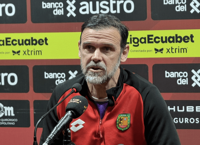 Deportivo Cuenca presenta a Andrés Yllana para evitar el descenso