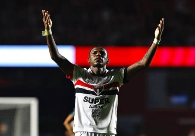 Arboleda marcó y Sao Paulo rescató 1-1 en La Paz